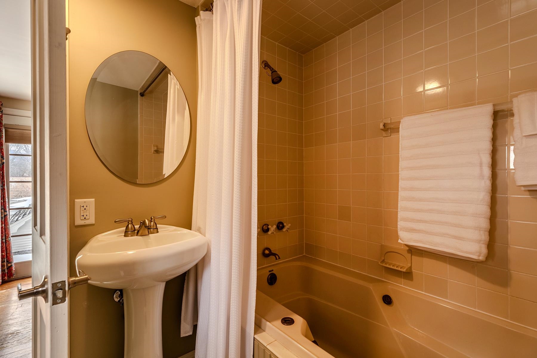 3637 Vermont Rte 7a Arlington, VT 05250 - Photo 17 of 46