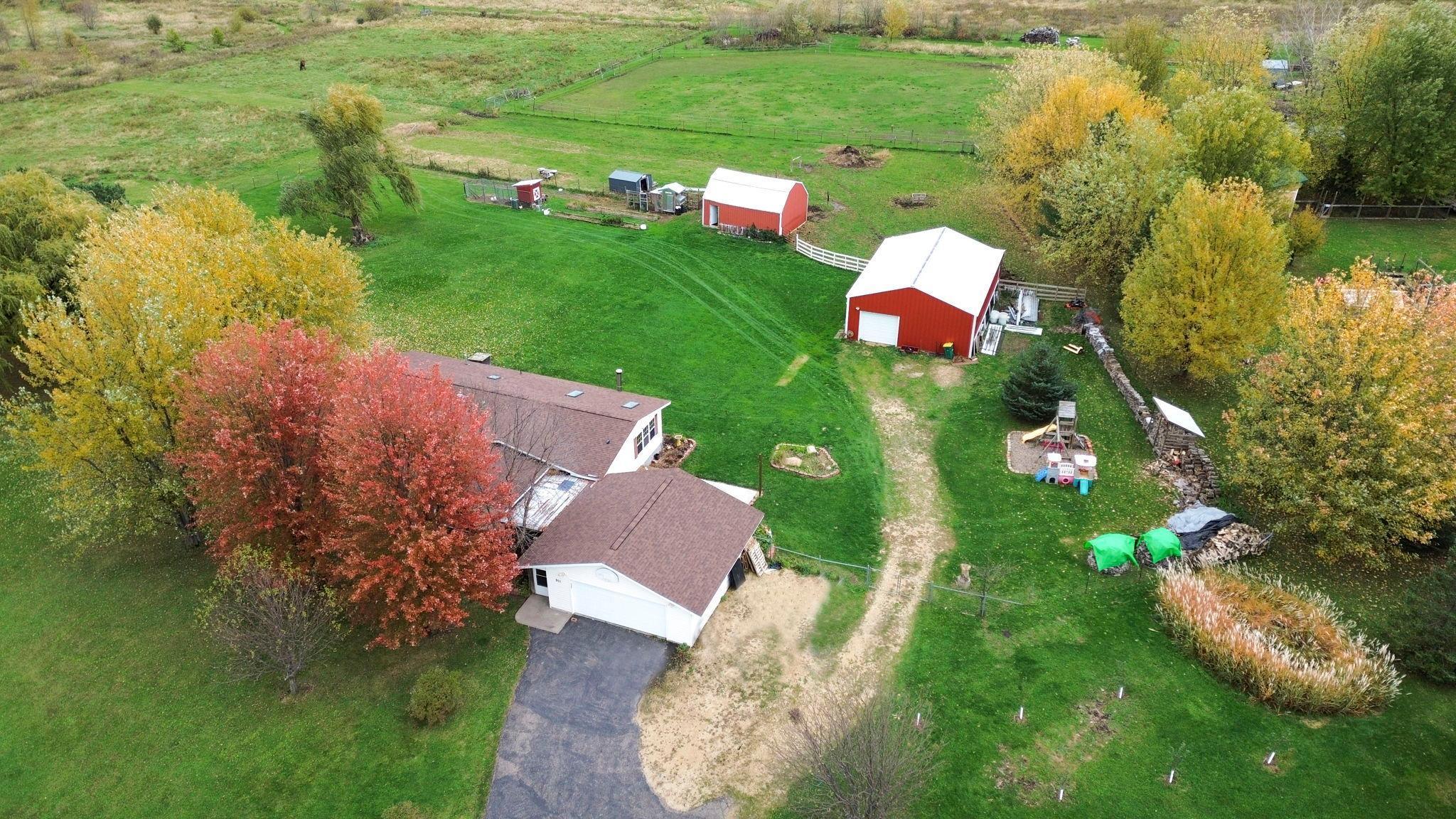 911 200th Street Baldwin, WI 54002 - Photo 2 of 39