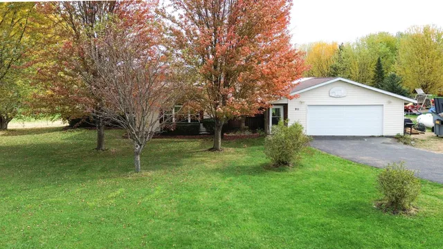 $425,000 | 911 200th Street, Baldwin, WI 54002
