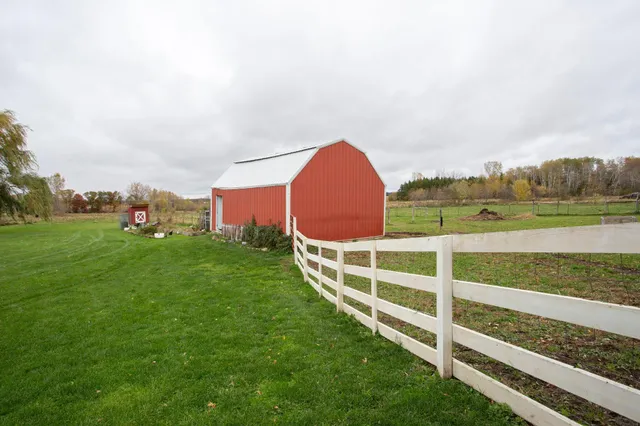 $425,000 | 911 200th Street, Baldwin, WI 54002