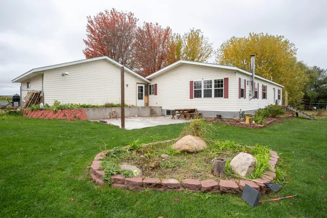 $425,000 | 911 200th Street, Baldwin, WI 54002