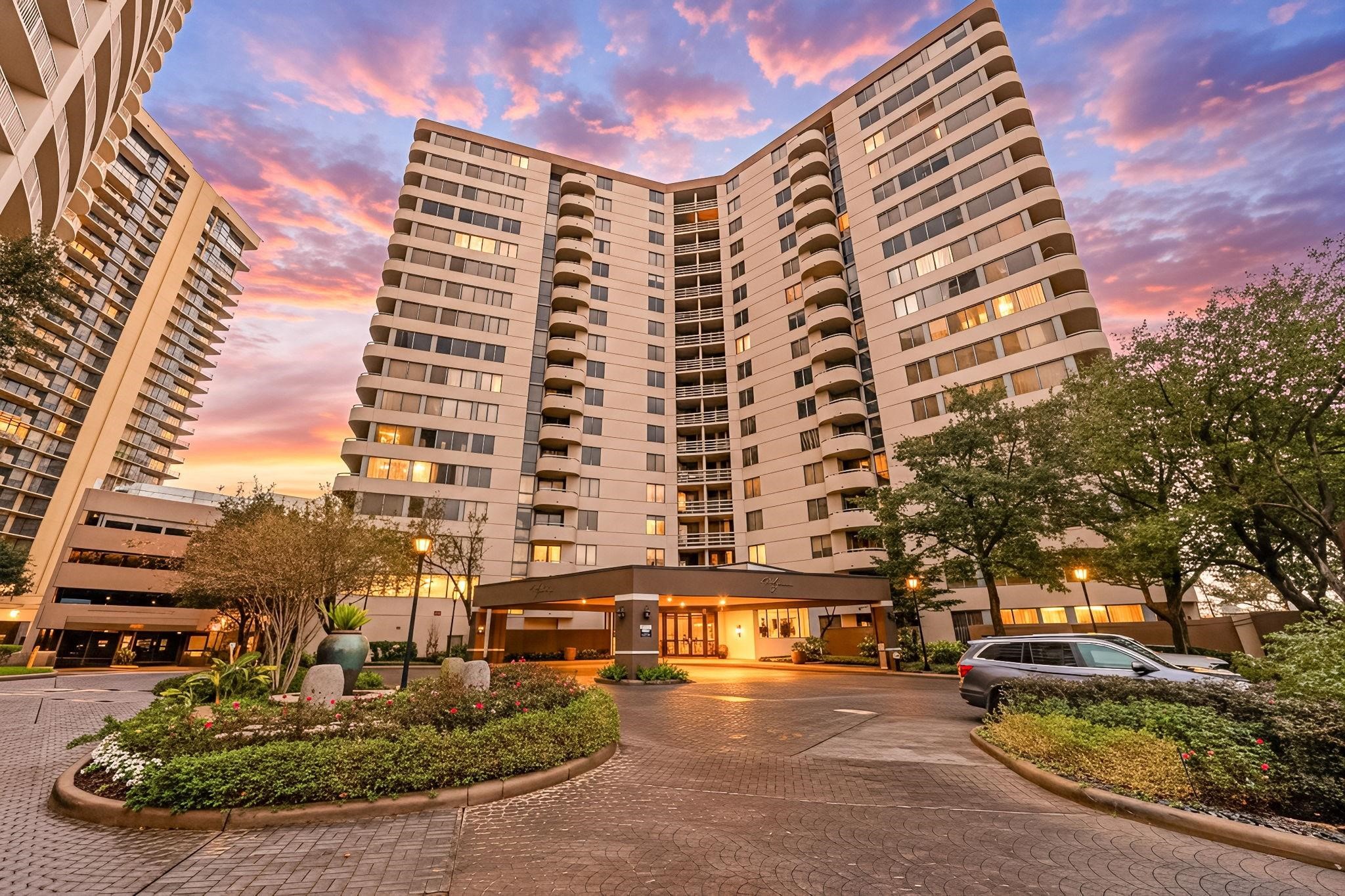 3525 Sage Road, Unit 1111 Houston, TX 77056 - Photo 2 of 10 a view of a tall building