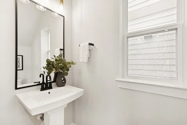 $389,990 | 5603 Forks Road, Austin, TX 78747