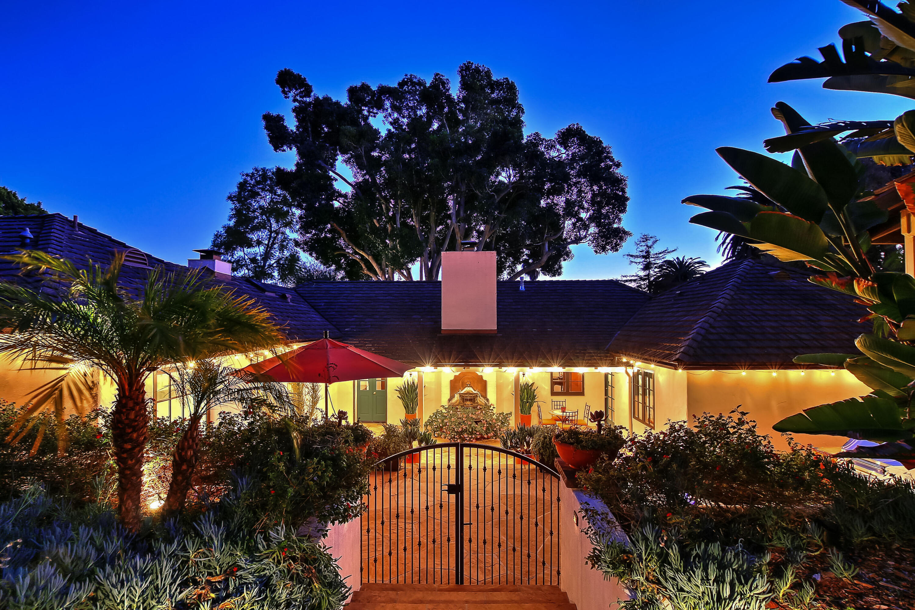 NITE COURTYARD #1