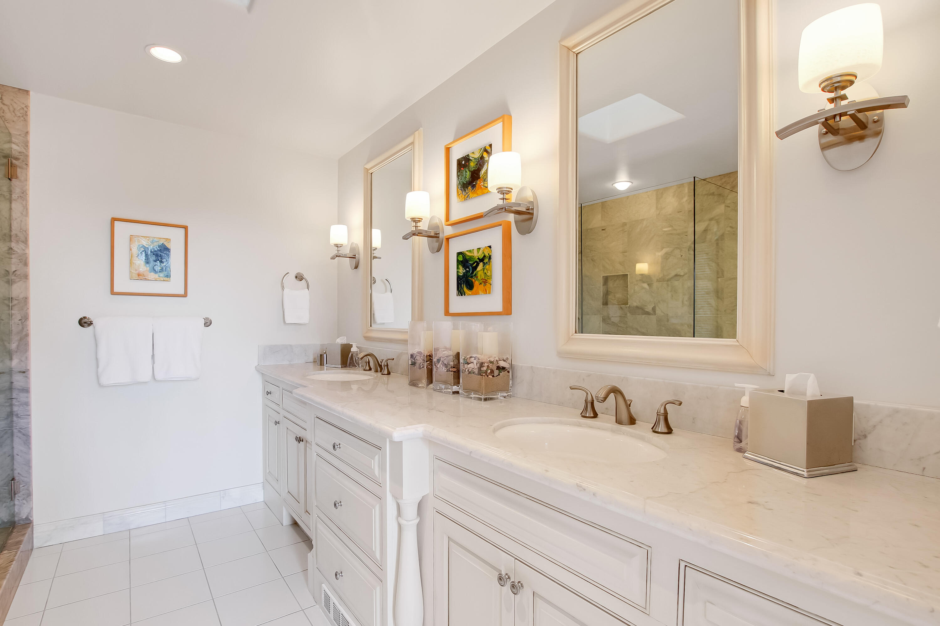 815 Tye Road Santa Barbara, CA 93105 - Photo 22 of 27 MAIN BR BATHROOM