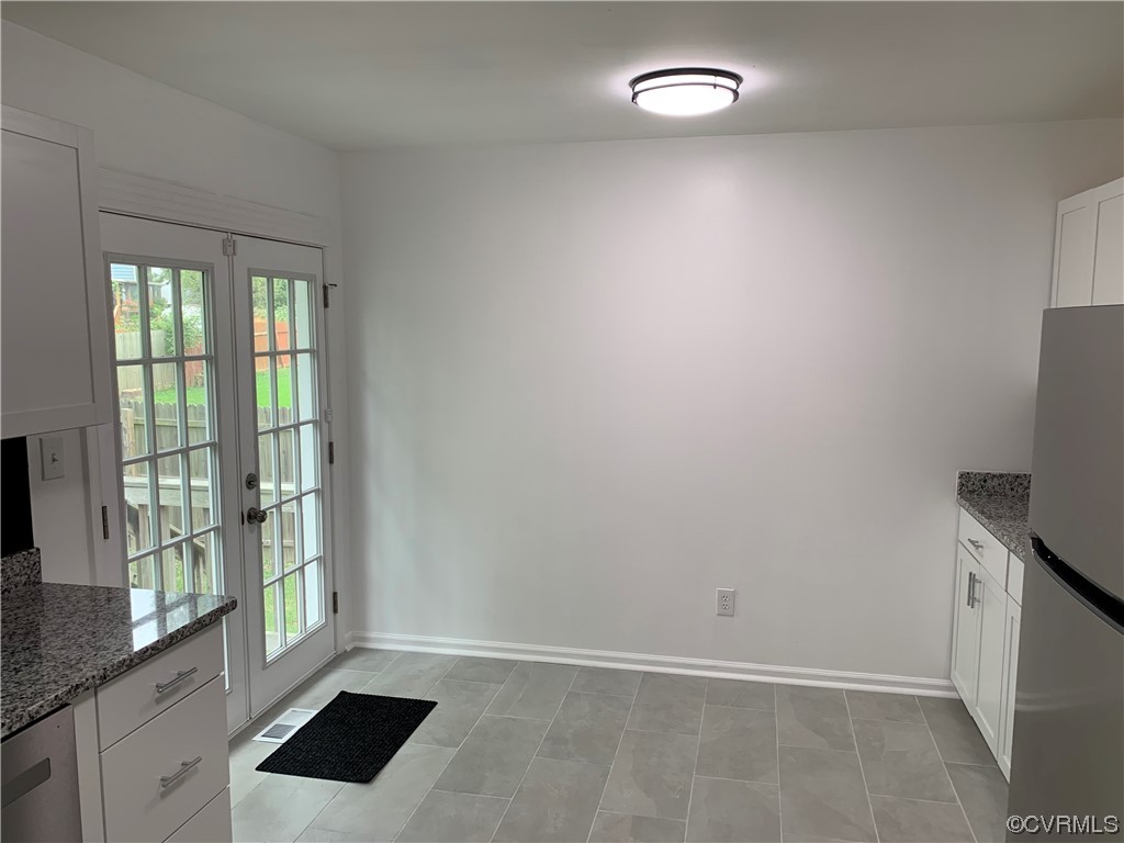 1616 Westbrook Road Hopewell, VA 23860 - Photo 7 of 24 a view of an empty room with a window