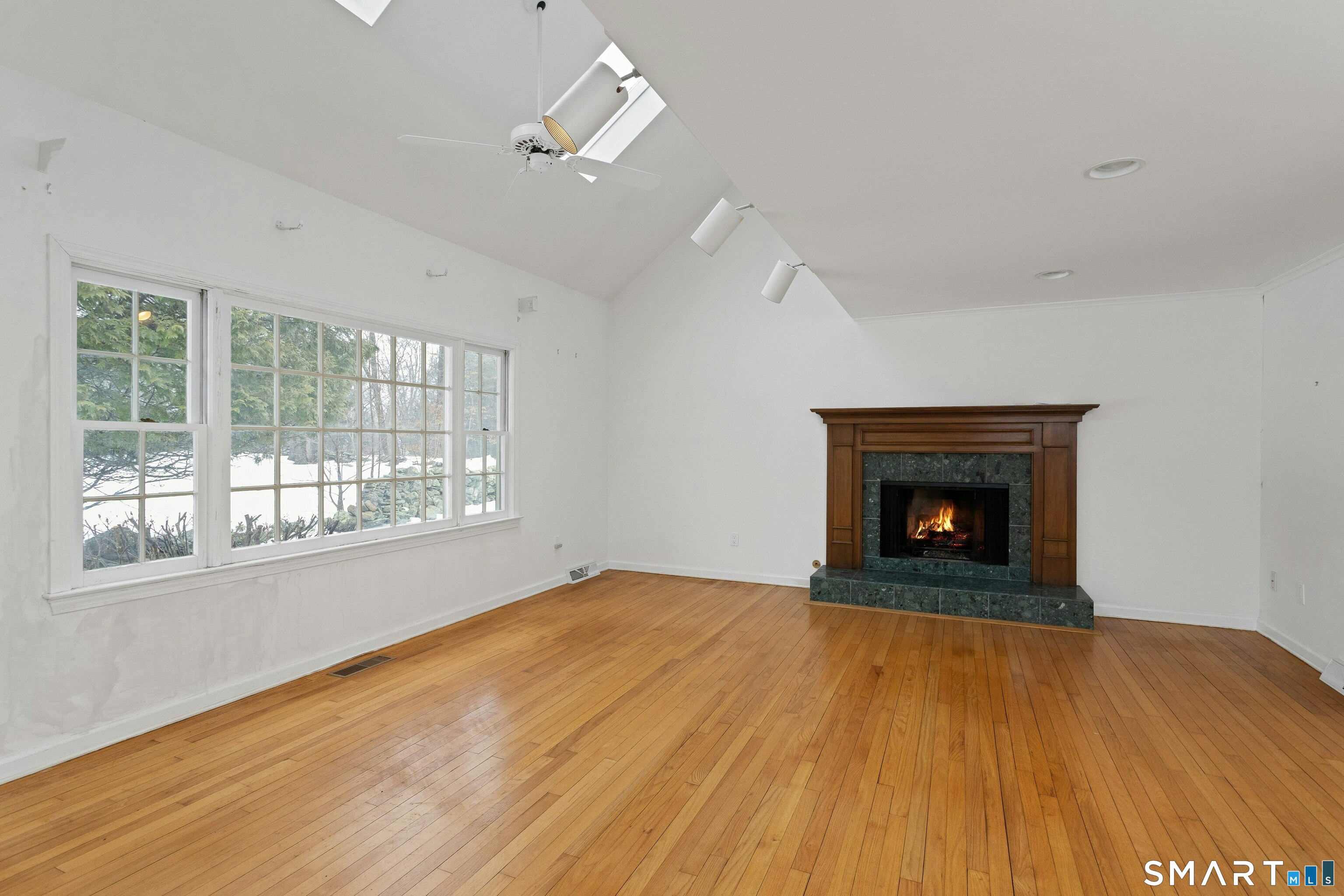 5 Stonehenge Road Weston, CT 06883 - Photo 8 of 30