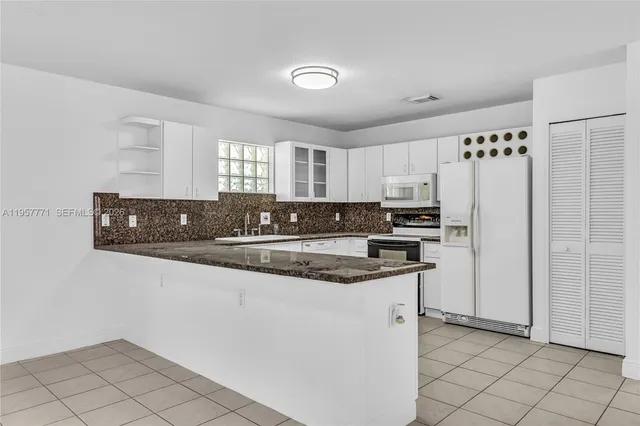 $3,400 | 8211 Northwest 194th Terrace, Hialeah, FL 33015