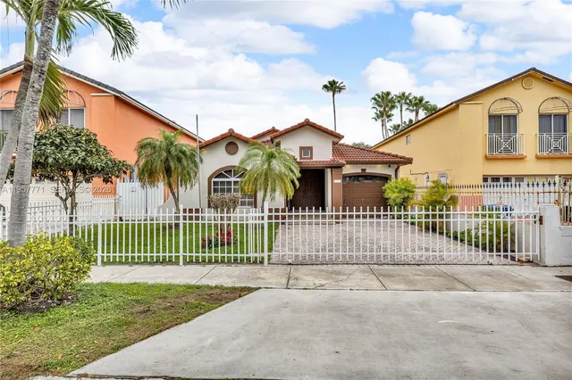 $3,400 | 8211 Northwest 194th Terrace, Hialeah, FL 33015
