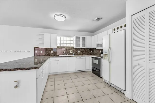 $3,400 | 8211 Northwest 194th Terrace, Hialeah, FL 33015