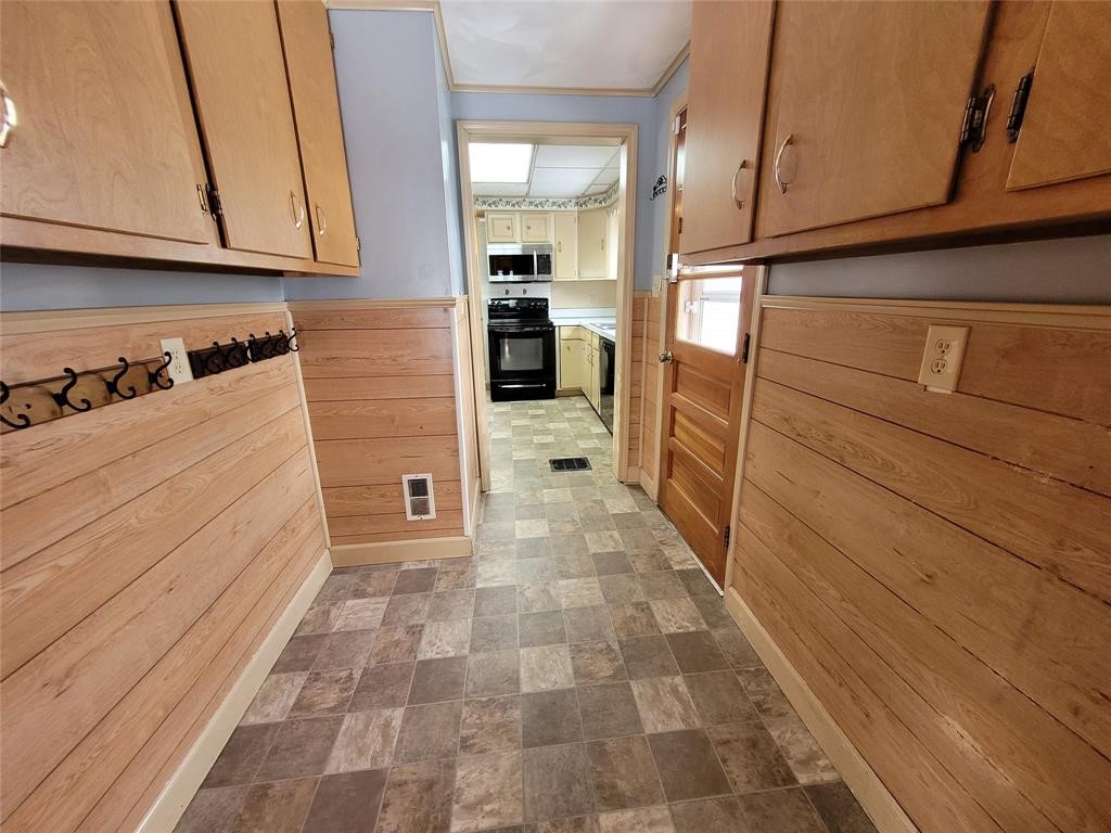 121 Kimble Road Vestal, NY 13850 - Photo 19 of 44