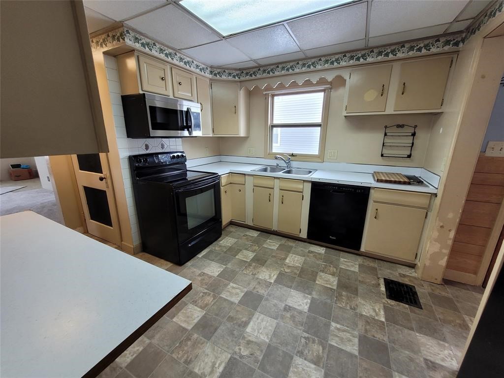 121 Kimble Road Vestal, NY 13850 - Photo 5 of 44