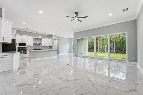 $3,500 | 6391 High Pointe Circle, Vero Beach, FL 32967