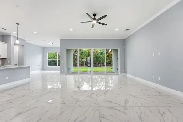 $3,500 | 6391 High Pointe Circle, Vero Beach, FL 32967