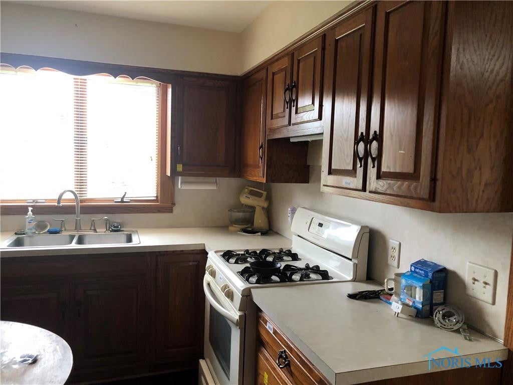 6449 Garden Road Maumee, OH 43537 - Photo 14 of 24 Gallery Image 14