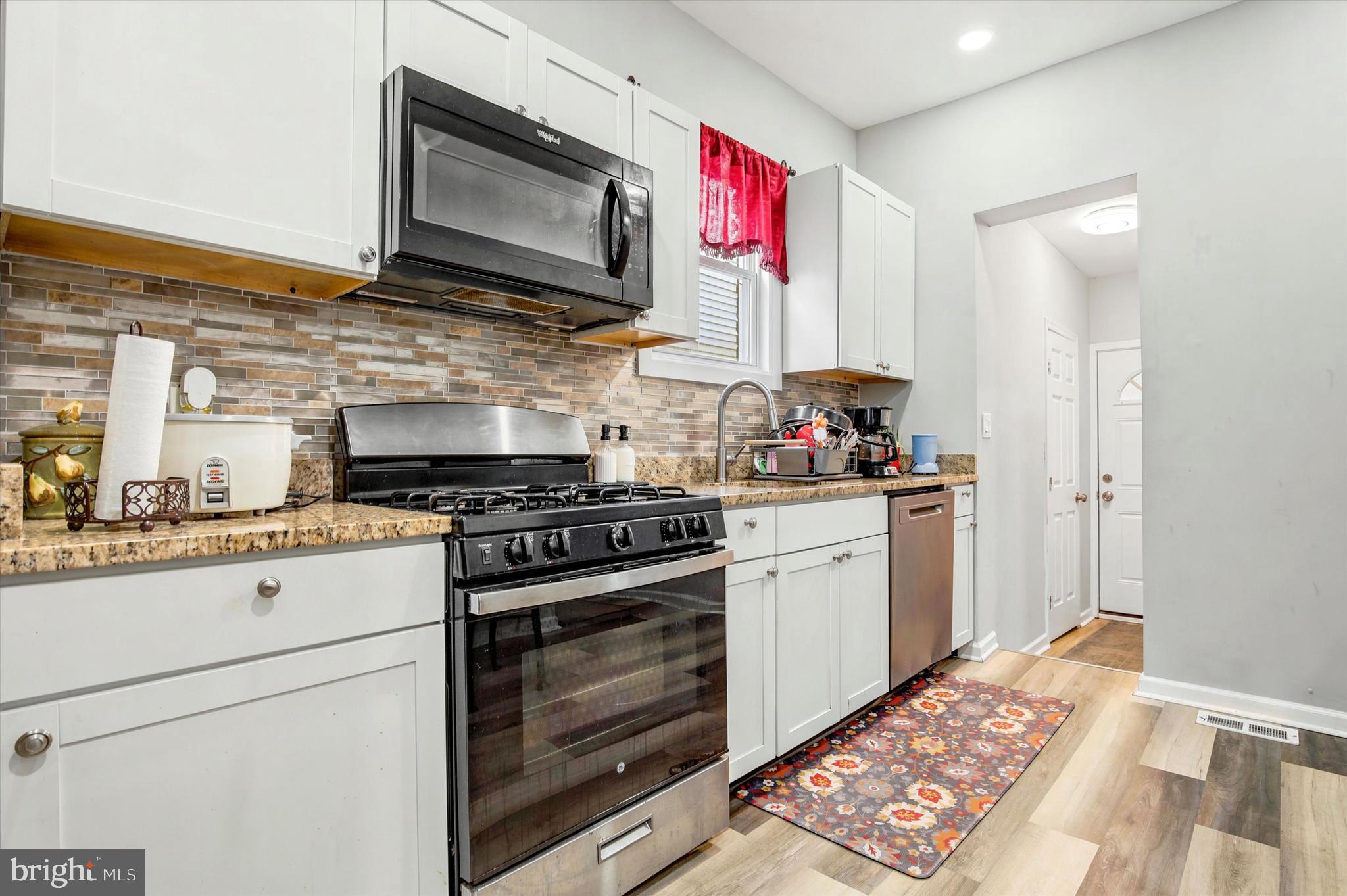 764 Queen Street Pottstown, PA 19464 - Photo 5 of 15 Remodeled kitchen