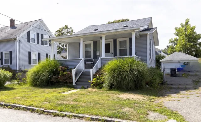 $325,000 | 41 What Cheer Avenue, East Providence, RI 02914