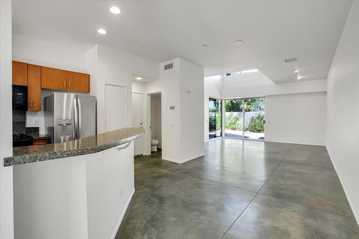 262 Breeze Loop Palm Springs, CA 92262 - Photo 11 of 47 31-03