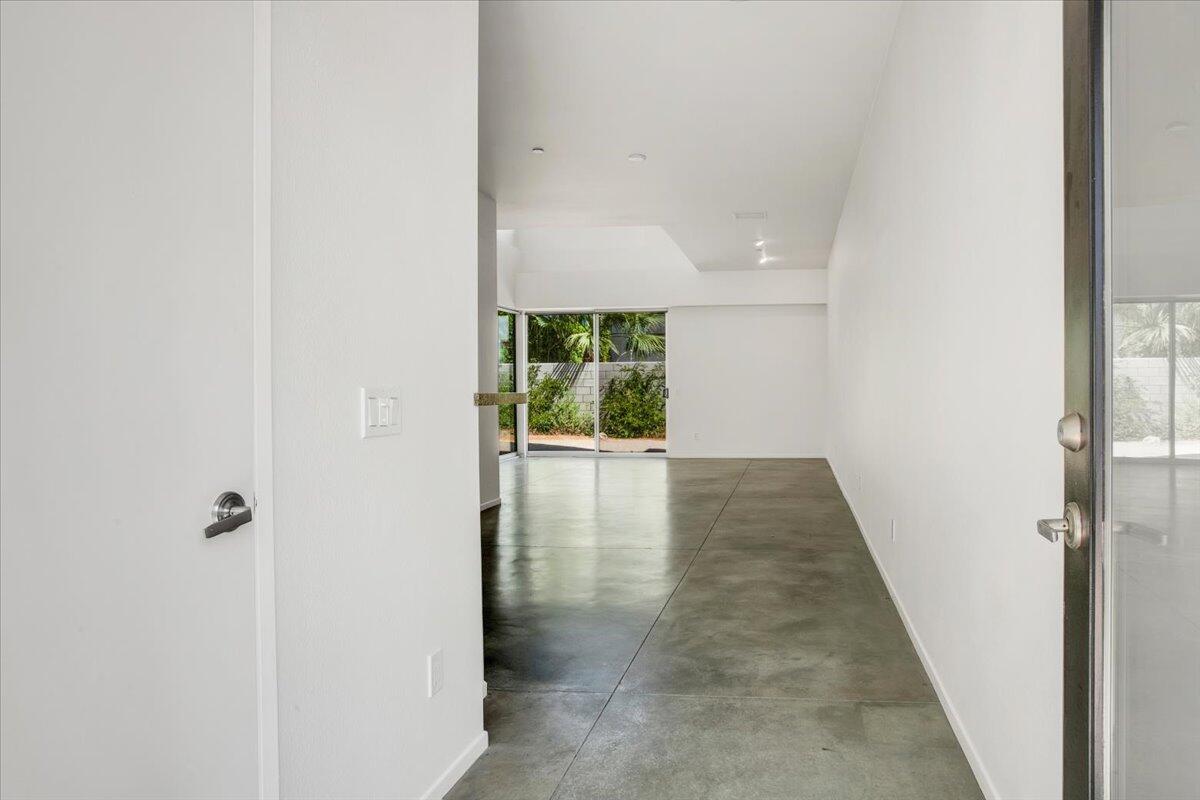 262 Breeze Loop Palm Springs, CA 92262 - Photo 3 of 47 30-02