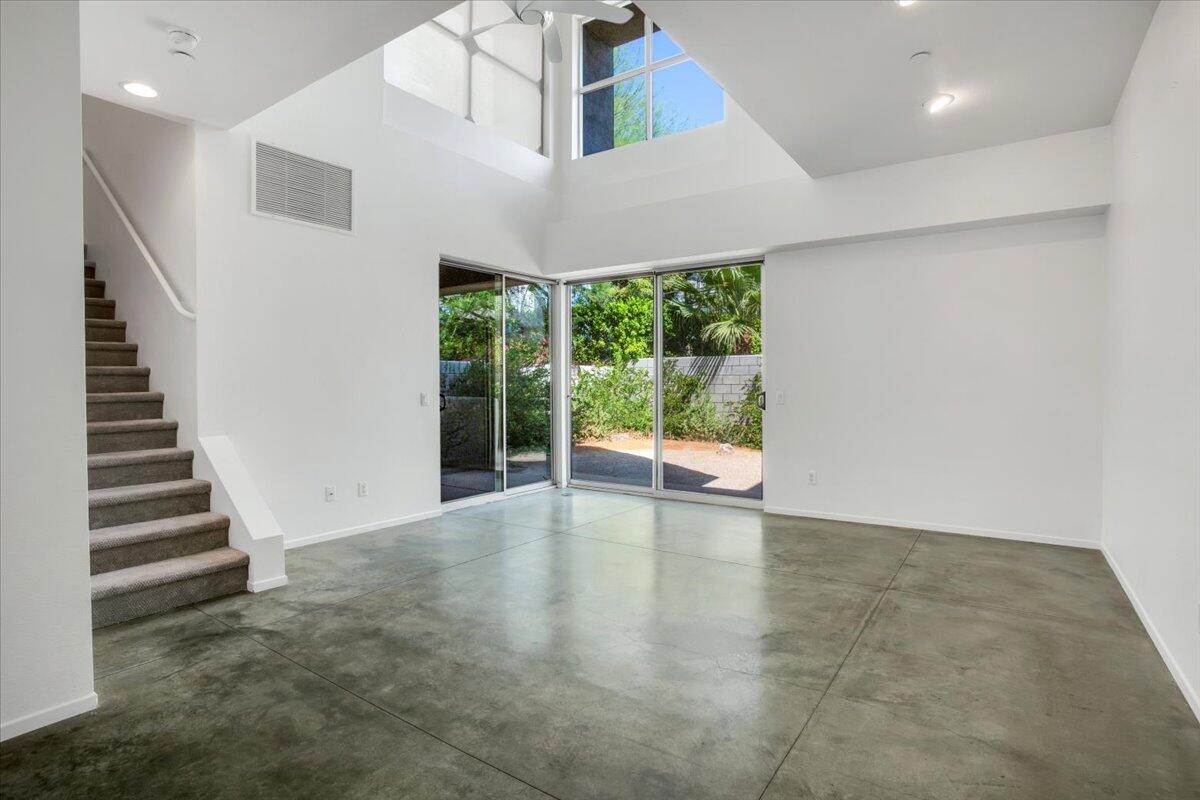 262 Breeze Loop Palm Springs, CA 92262 - Photo 5 of 47 32-04