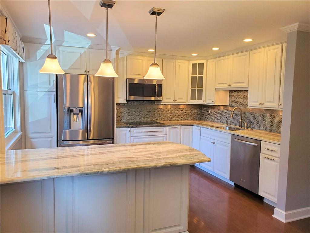 211 Old Ridge Road Coraopolis, PA 15108 - Photo 2 of 25 Gallery Image 2