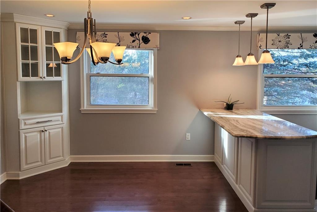211 Old Ridge Road Coraopolis, PA 15108 - Photo 6 of 25 Gallery Image 6