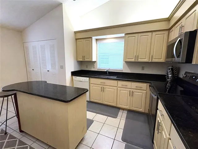 $229,000 | 4933 Village Gardens Drive, Unit 211, Sarasota, FL 34234