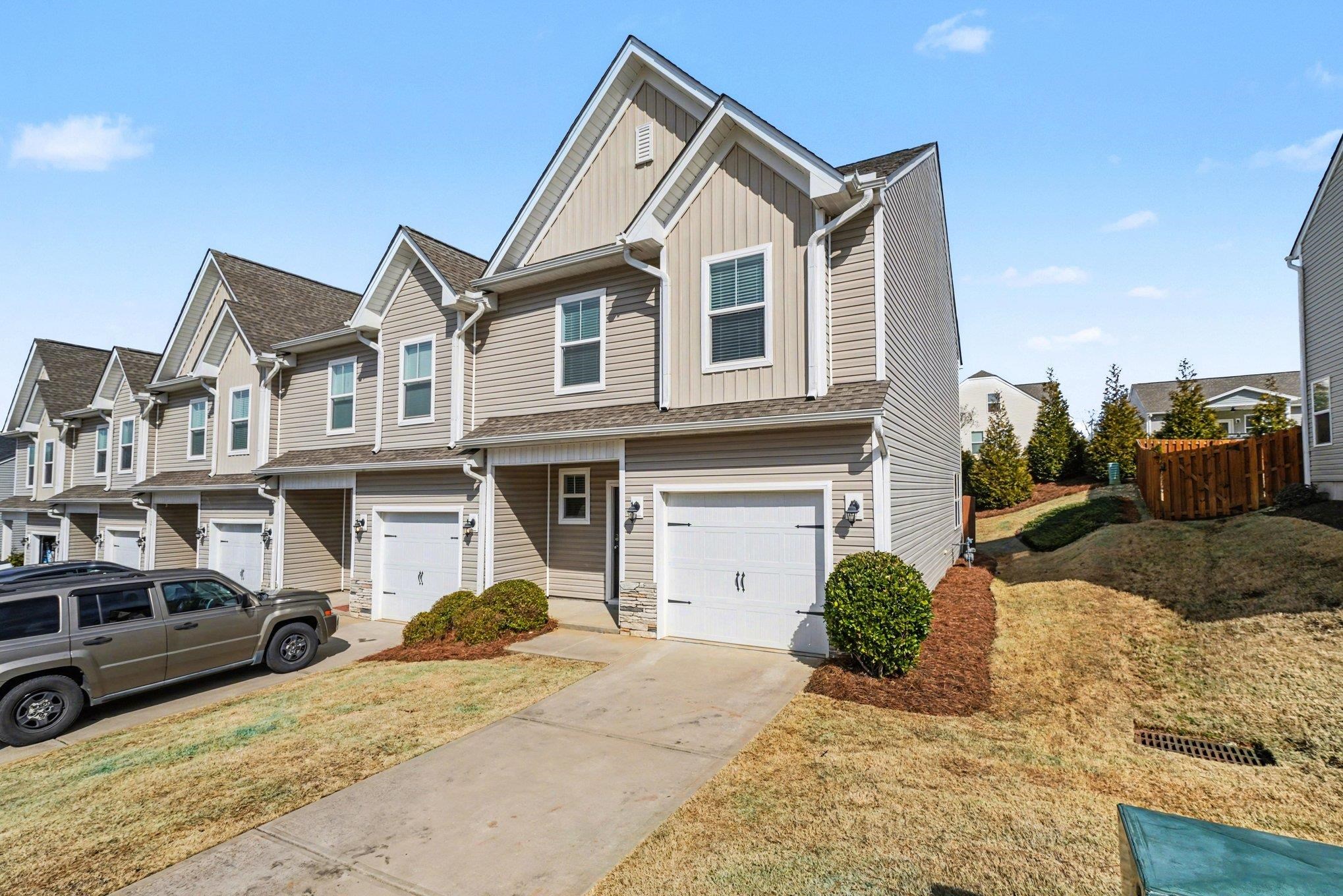 128 Clingstone Trail Duncan, SC 29334 - Photo 2 of 28