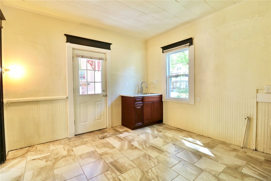 75 Peck Street Rochester, NY 14609 - Photo 37 of 46 Kitchen