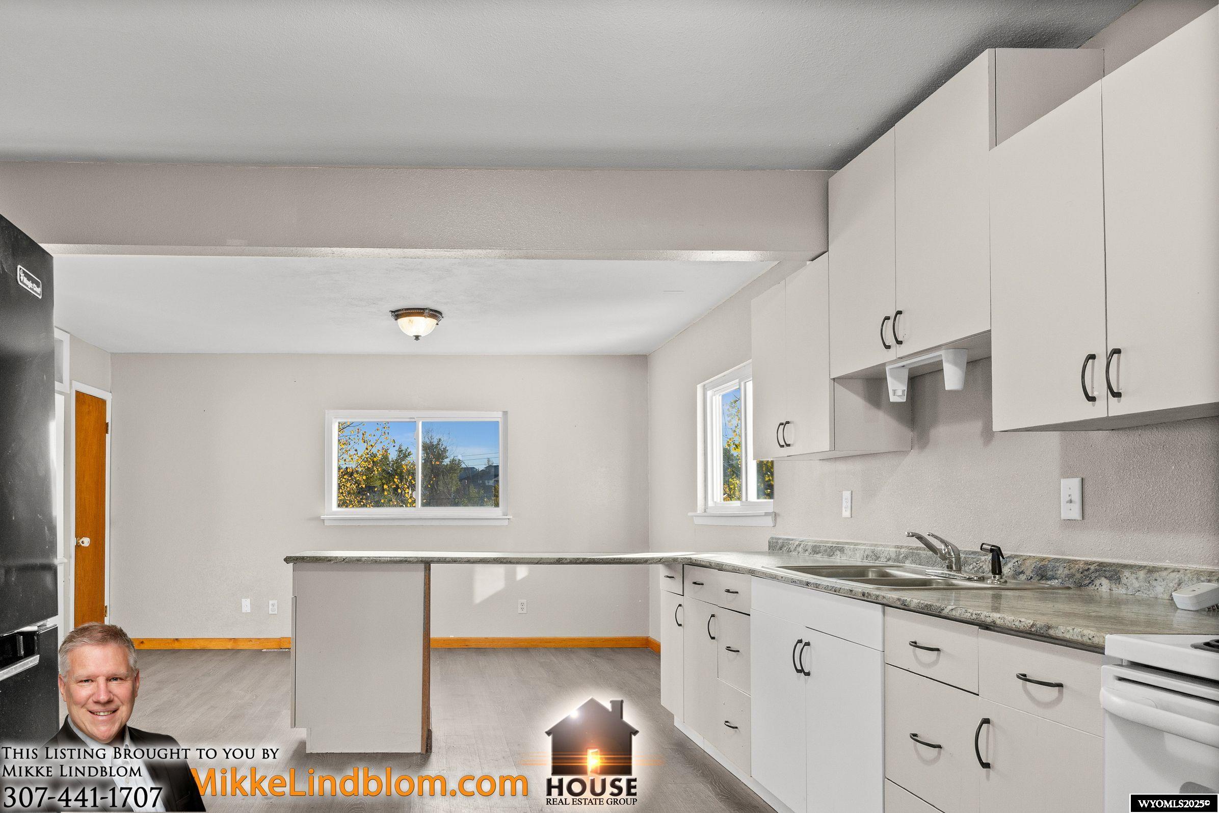 2251 South Washington Street Casper, WY 82601 - Photo 6 of 23