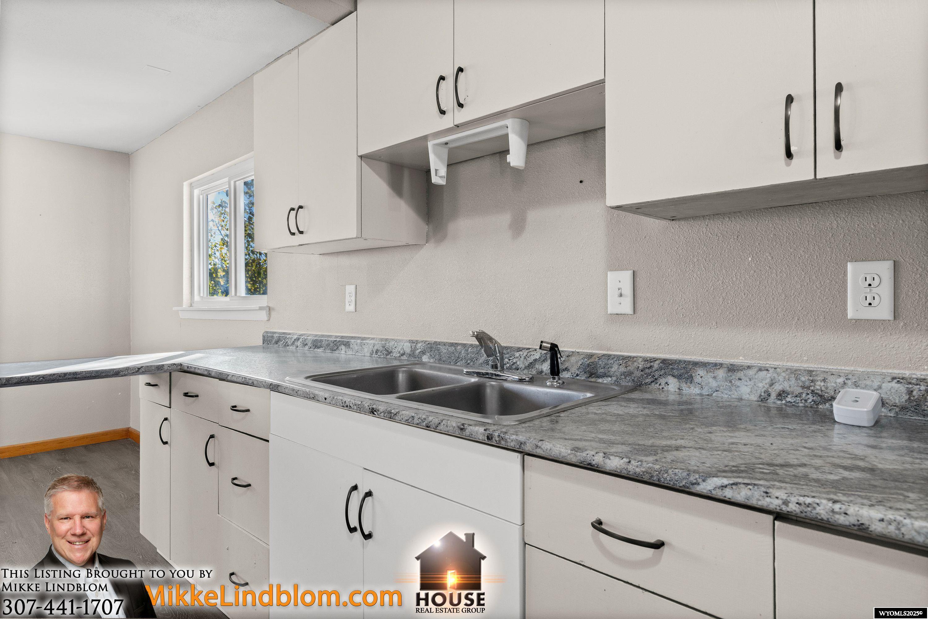 2251 South Washington Street Casper, WY 82601 - Photo 8 of 23