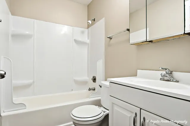 $285,000 | 1313 Cherokee Drive, Round Lake Beach, IL 60073