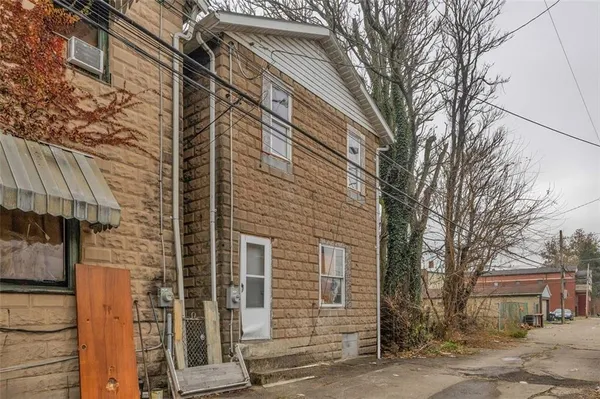 $175,000 | 1421 5th Avenue, New Kensington, PA 15068