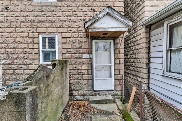 $175,000 | 1421 5th Avenue, New Kensington, PA 15068