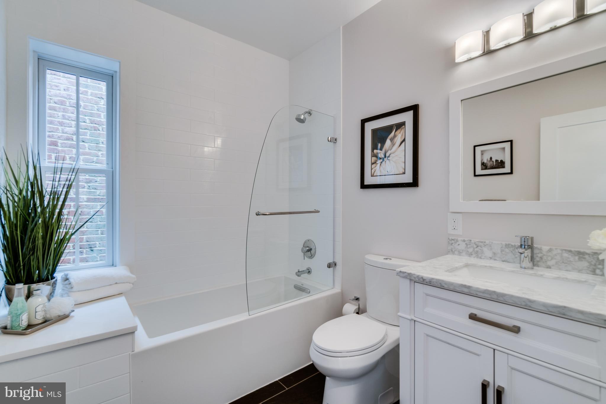 516 3rd Street Northeast Washington, DC 20002 - Photo 17 of 29 Bath