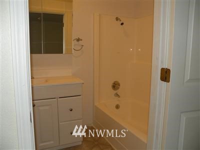 8603 244th Street Southwest, Unit 2E Edmonds, WA 98026 - Photo 12 of 15