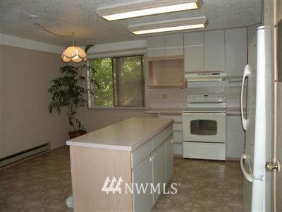 8603 244th Street Southwest, Unit 2E Edmonds, WA 98026 - Photo 5 of 15