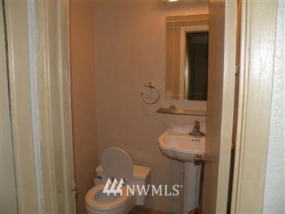 8603 244th Street Southwest, Unit 2E Edmonds, WA 98026 - Photo 9 of 15