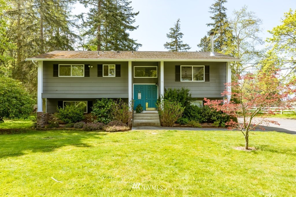632 Basil Road Oak Harbor, WA 98277 - Photo 3 of 39