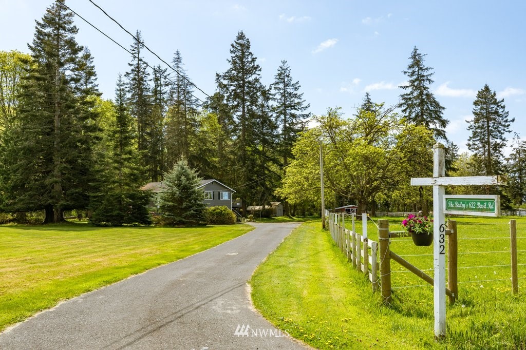 632 Basil Road Oak Harbor, WA 98277 - Photo 6 of 39