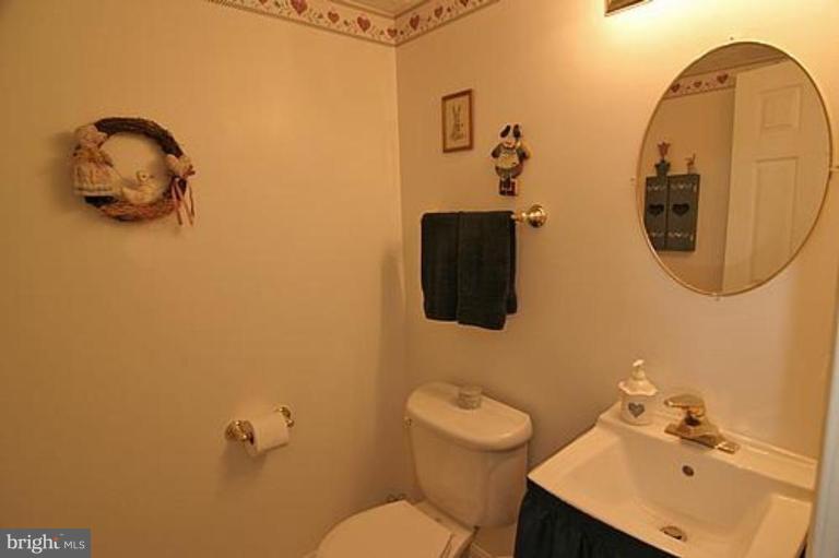803 Uniontown Road Westminster, MD 21158 - Photo 2 of 16 Bath #1