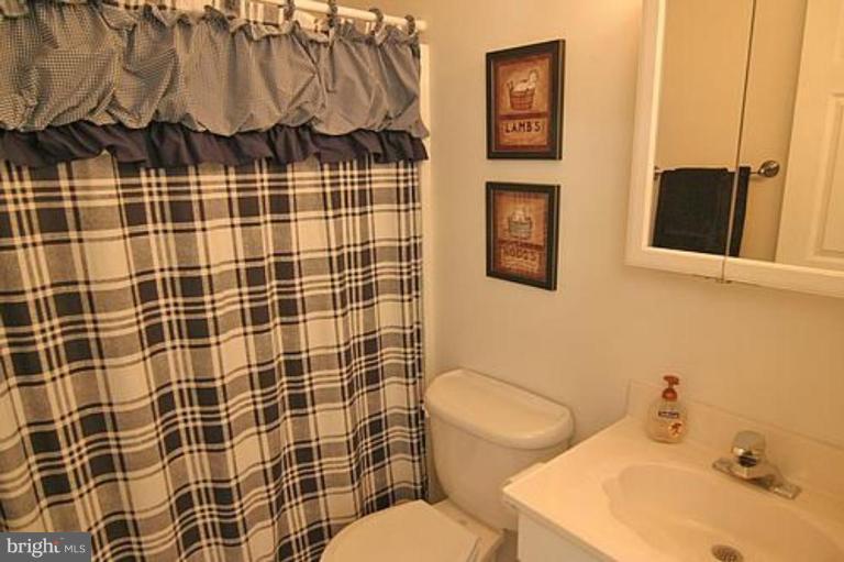 803 Uniontown Road Westminster, MD 21158 - Photo 3 of 16 Bath #2