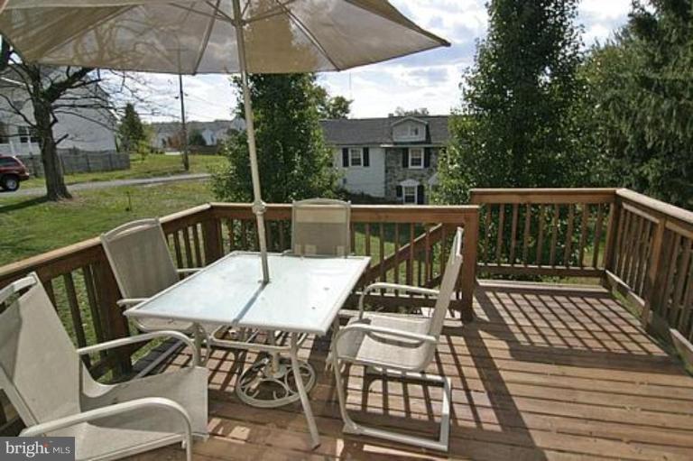 803 Uniontown Road Westminster, MD 21158 - Photo 5 of 16 Deck
