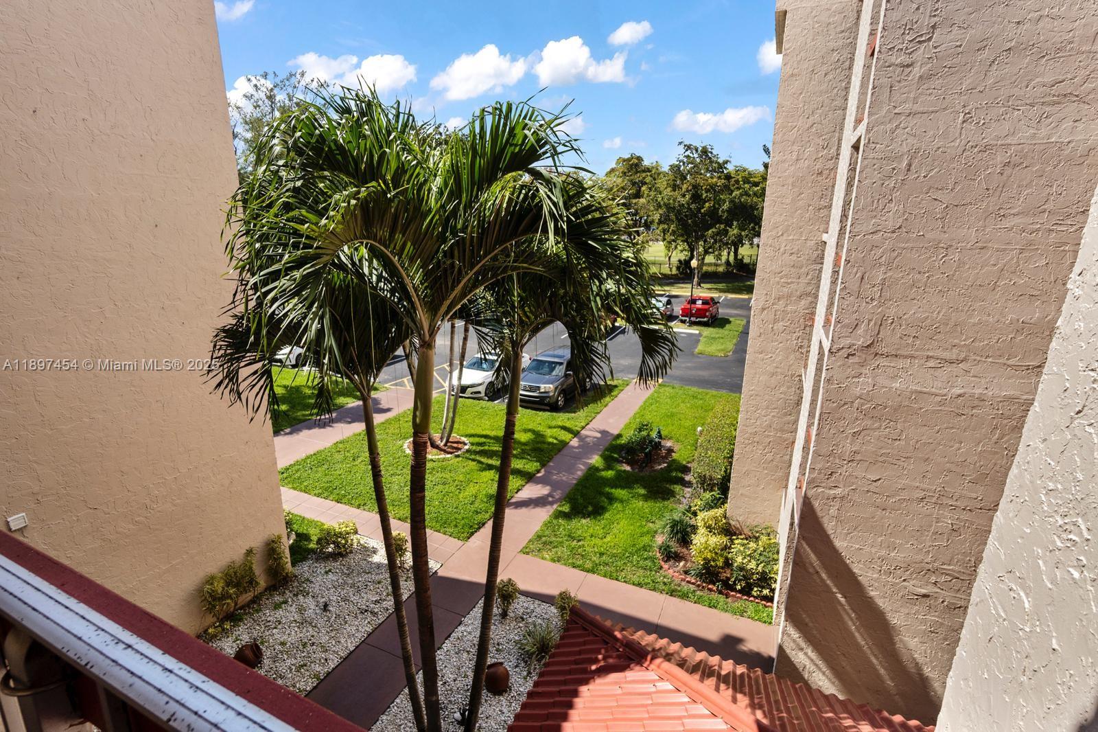 9451 Evergreen Place, Unit 303 Davie, FL 33324 - Photo 4 of 23