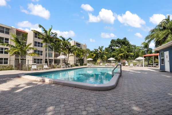 $1,950 | 9451 Evergreen Place, Unit 303, Davie, FL 33324