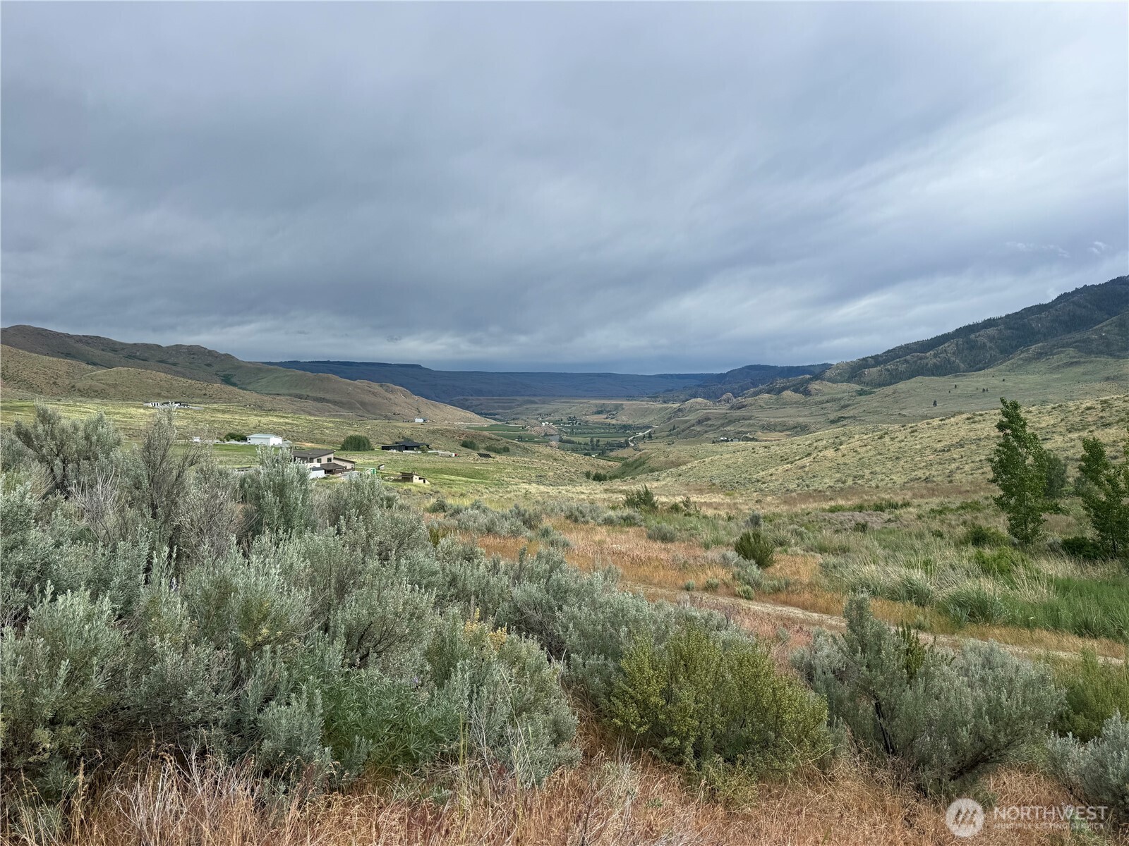 300 Buckhorn Mountain Road Pateros, WA 98846 - Photo 11 of 12