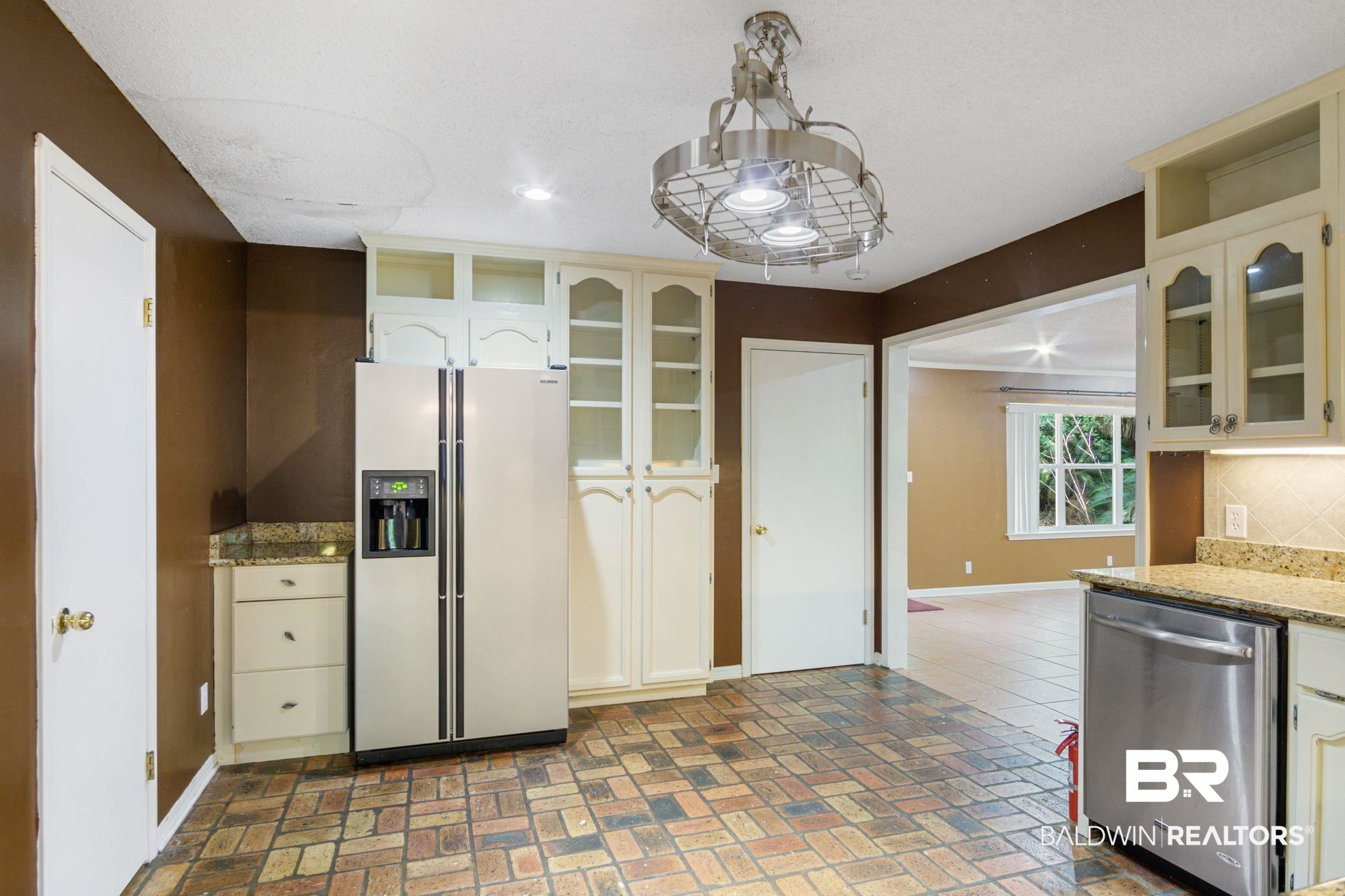 109 Lakeview Loop Daphne, AL 36526 - Photo 7 of 28