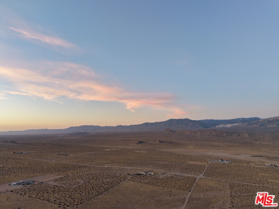 10424 Santa Fe Fire Road Lucerne Valley, CA 92356 - Photo 15 of 33