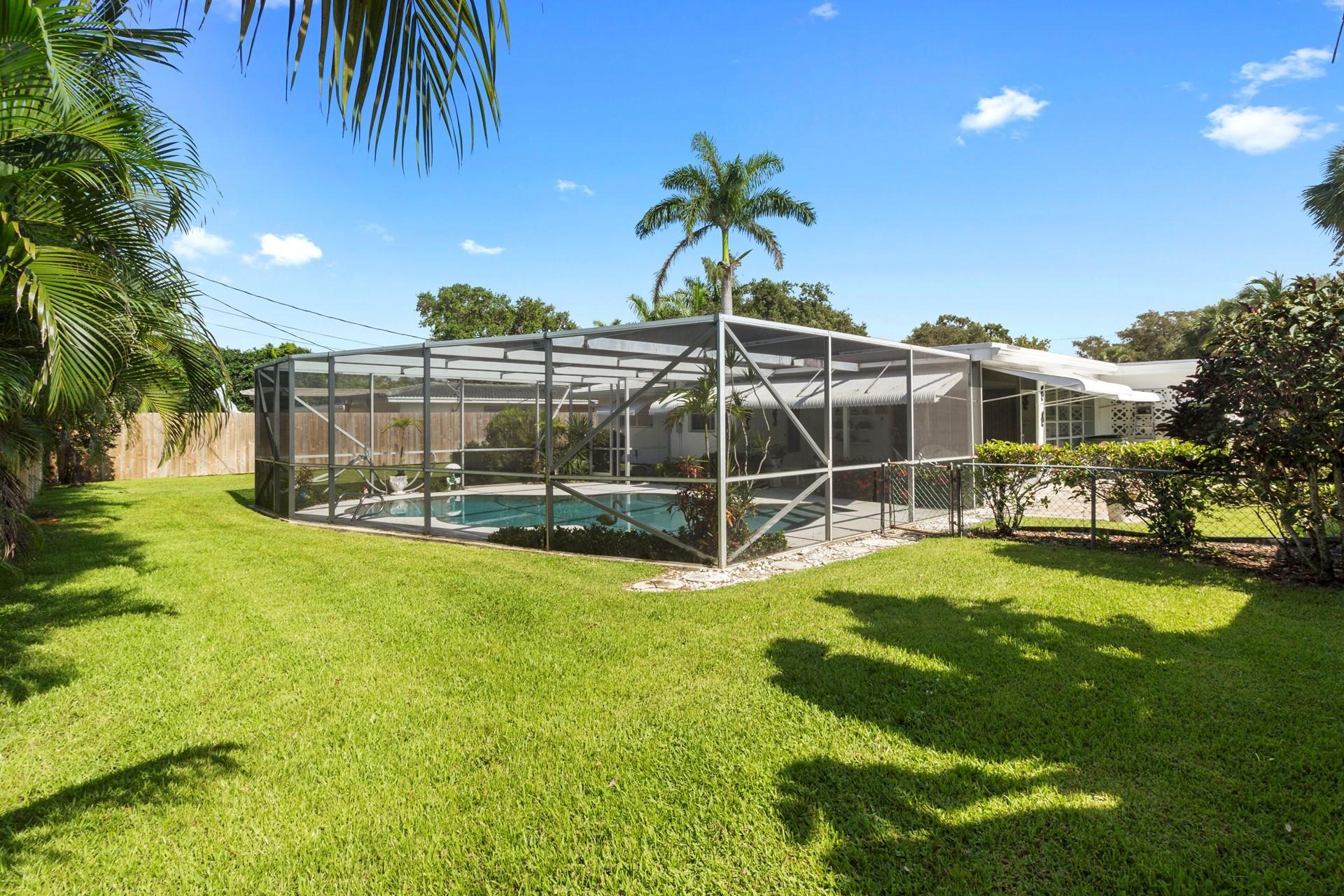 616 Southwest 2nd Street Boca Raton, FL 33486 - Photo 3 of 13 Yard