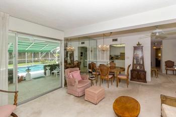 616 Southwest 2nd Street Boca Raton, FL 33486 - Photo 6 of 13 Family room